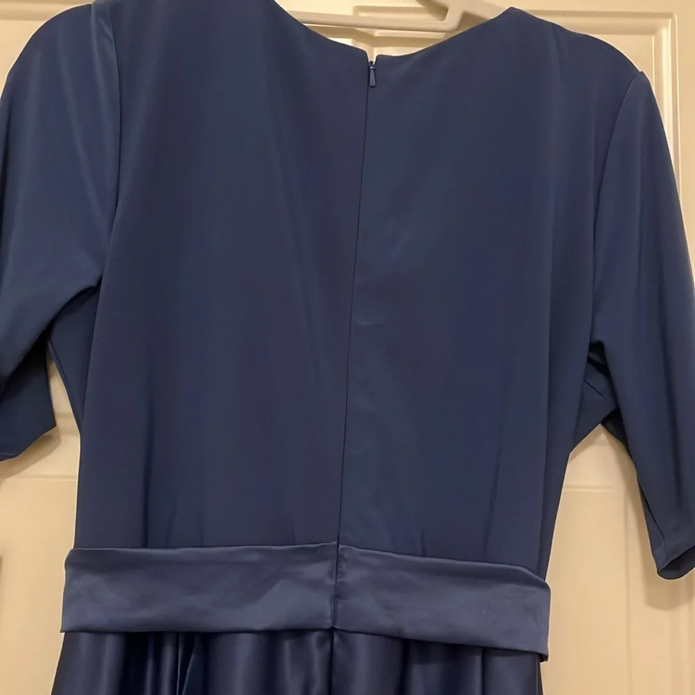 Alex Evenings Wedgewood Satin Petite Surplice Neckline Ballgown/NWT/14P - Picture 14 of 15